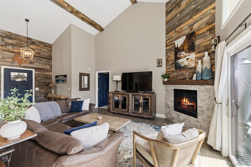 245 E Coyote Ct, Silverthorne, CO 80498