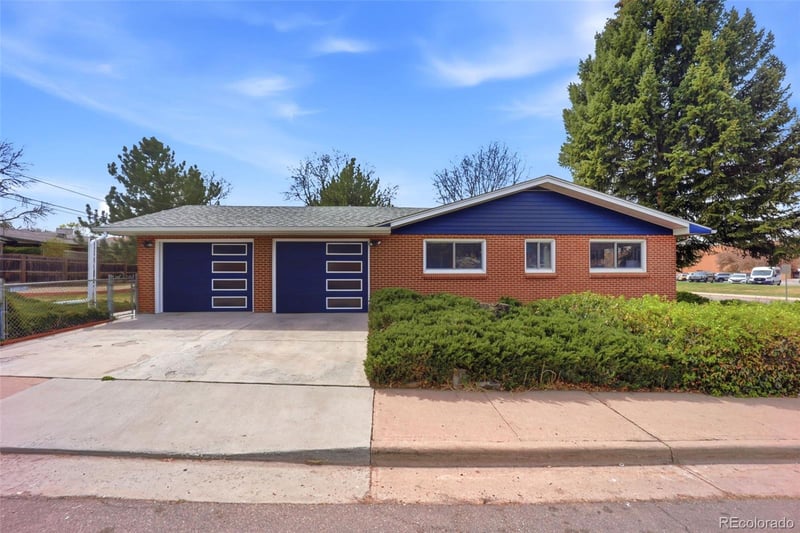 2900 S Golden Way, Denver, CO 80227