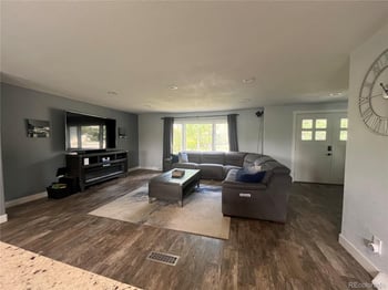 1158 Easter Ct, Centennial, CO 80122