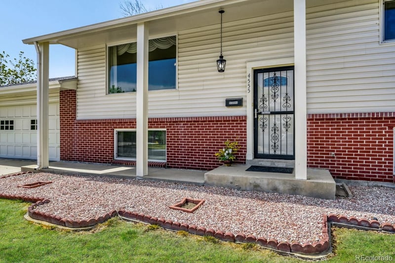 4555 65th Ave, Arvada, CO 80003