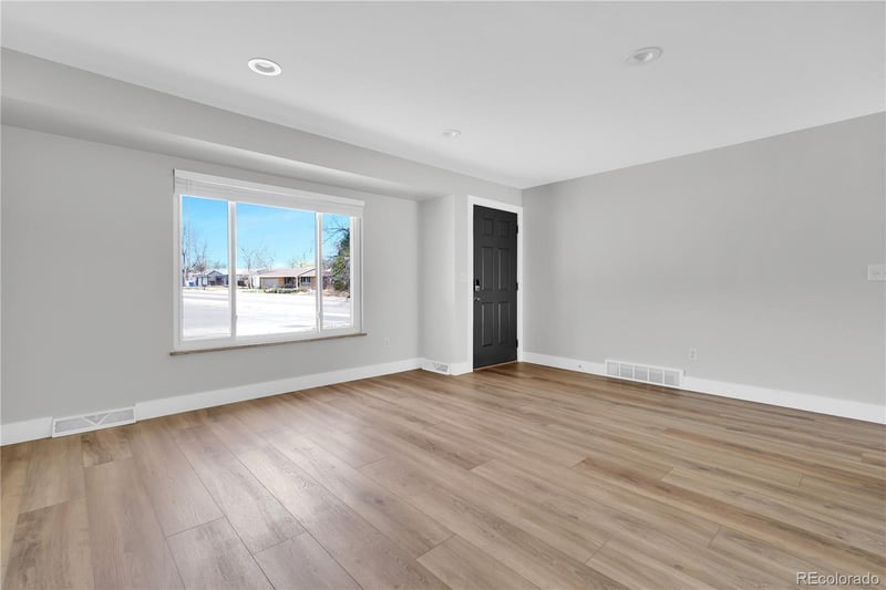 9204 Colorado Ave, Lakewood, CO 80232