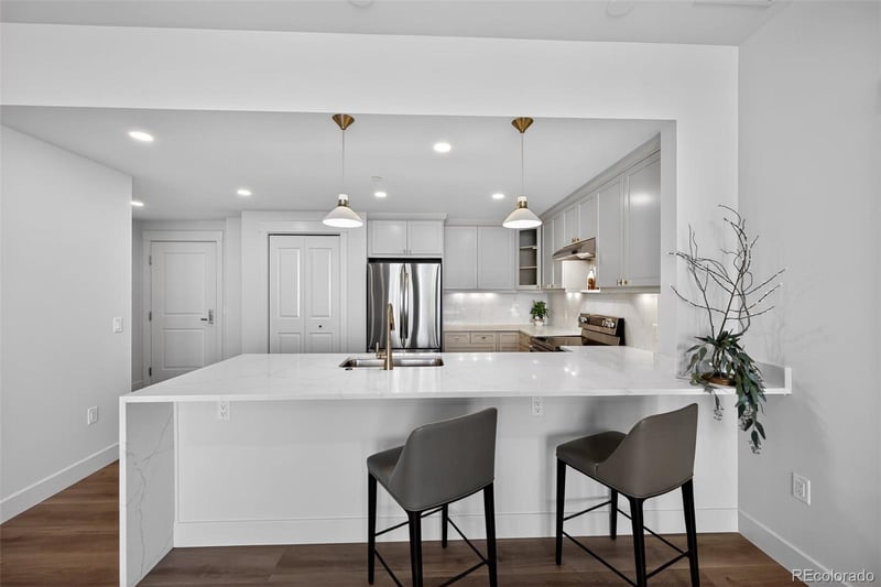 7220 Bonfils Ln #302, Lakewood, CO 80226