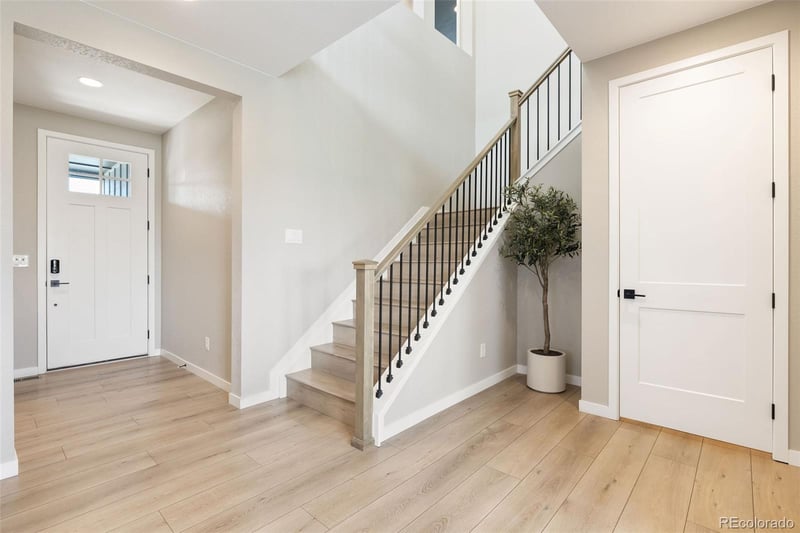 8827 Moonshimmer Trl, Littleton, CO 80125