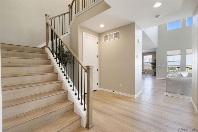 8827 Moonshimmer Trl, Littleton, CO 80125