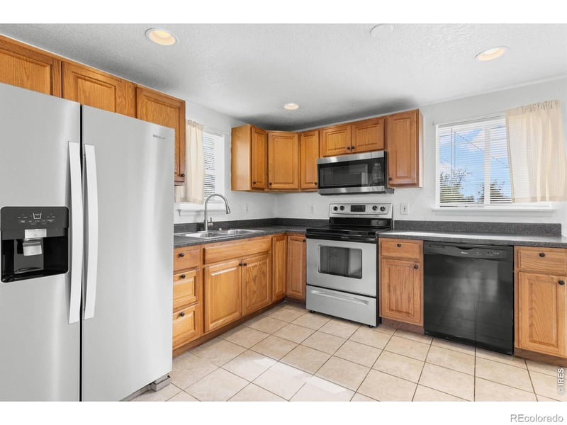 840 Stuart St, Denver, CO 80219