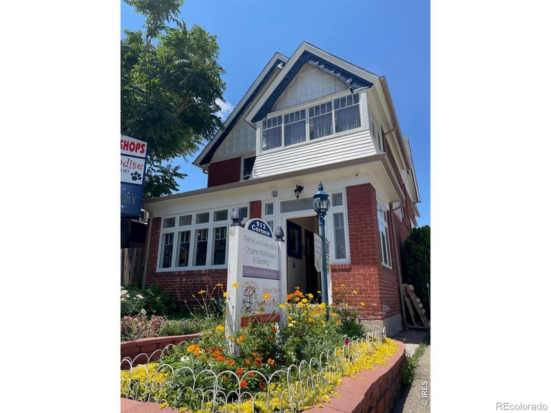 913 Corona St, Denver, CO 80218