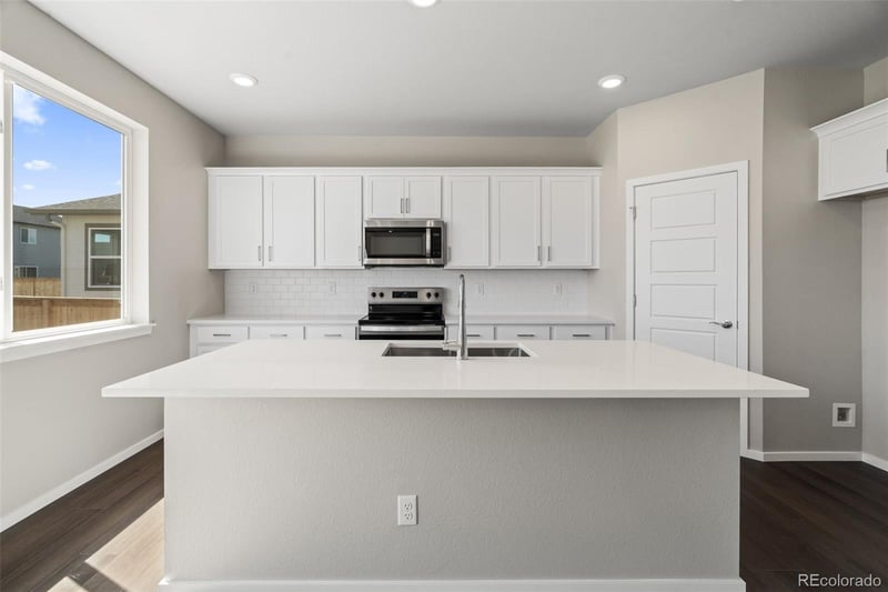 2732 Mosker St, Strasburg, CO 80136