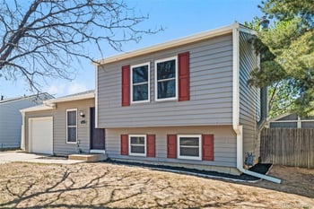 19570 Batavia Dr, Aurora, CO 80011