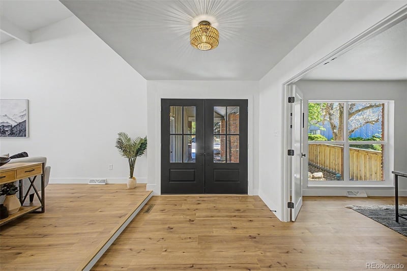 8423 Jamison Cir, Centennial, CO 80112