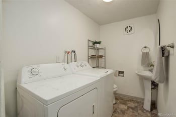 1638 Chester St, Aurora, CO 80010