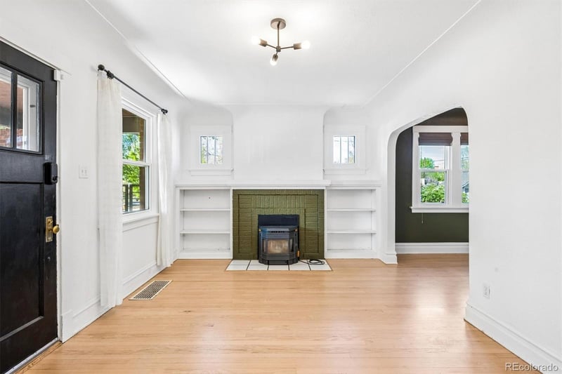 2290 Holly St, Denver, CO 80207