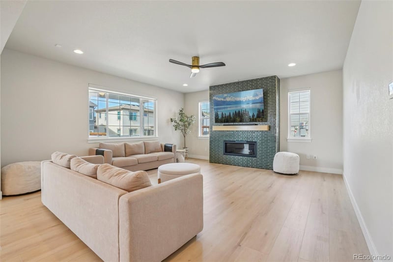 7319 Yantley Way, Aurora, CO 80016