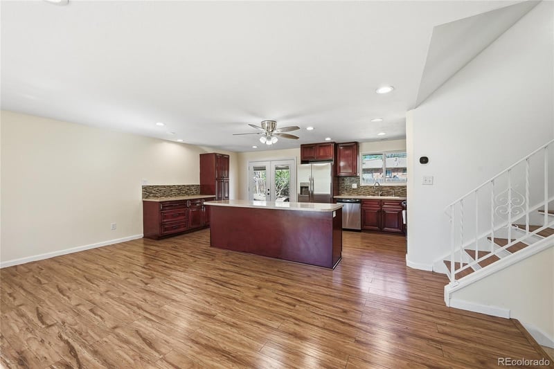 994 S Victor Way, Aurora, CO 80012