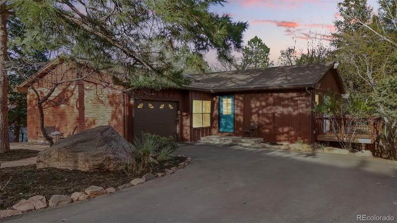 15 Stover Ln, Manitou Springs, CO 80829