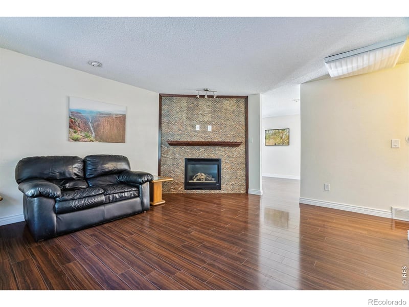 700 Riverbend Dr, Fort Collins, CO 80524