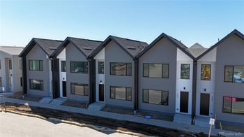 913 Edge Cir, Longmont, CO 80501