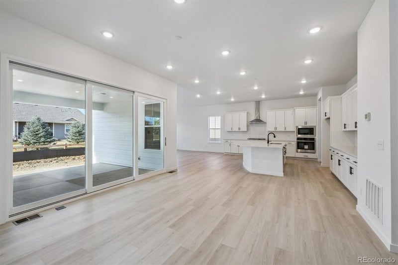 3801 Emerald Shore Cir, Loveland, CO 80538