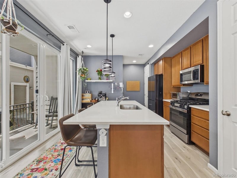 23526 5th Pl, Aurora, CO 80018
