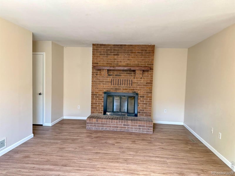 1437 Centennial Dr, Longmont, CO 80501