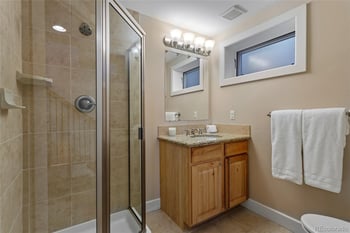 585 Emerson St, Denver, CO 80209