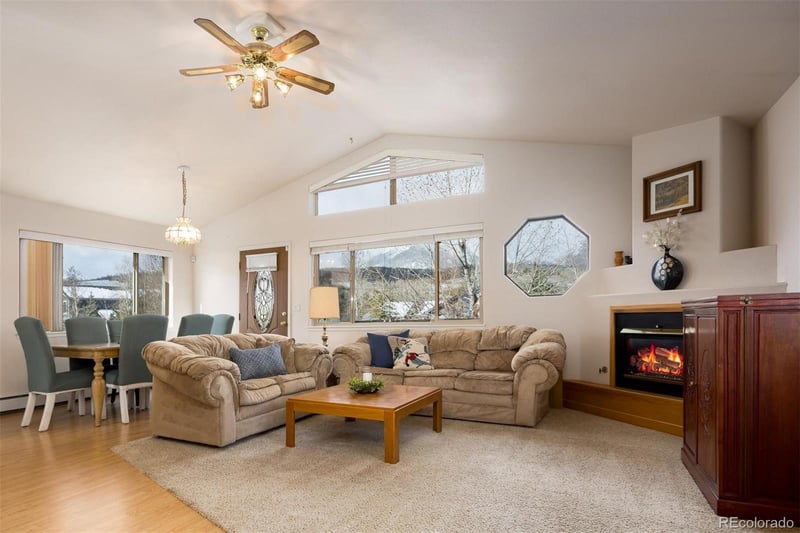 303 Willow Lake Ct, Silverthorne, CO 80498