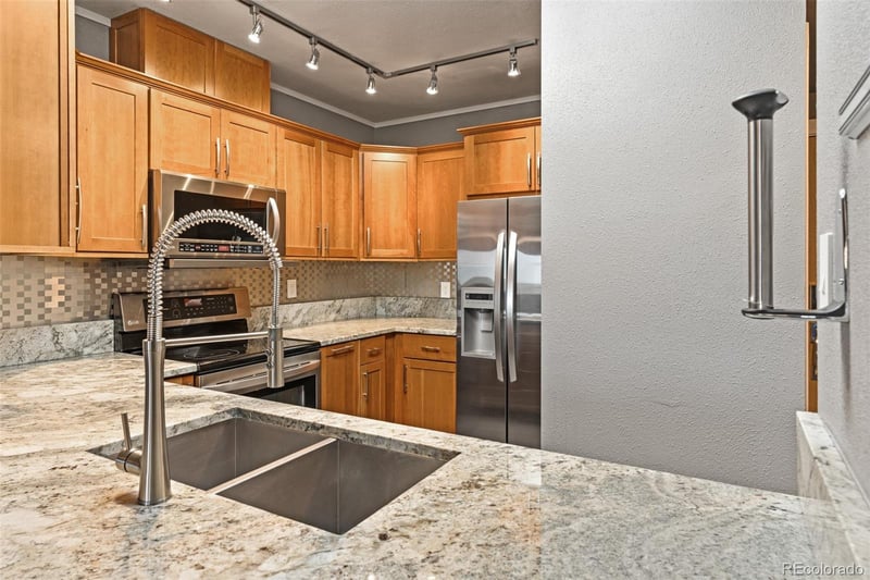 2880 S Locust St #709N, Denver, CO 80222