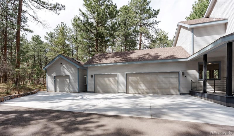 7045 Perry Park Blvd, Larkspur, CO 80118