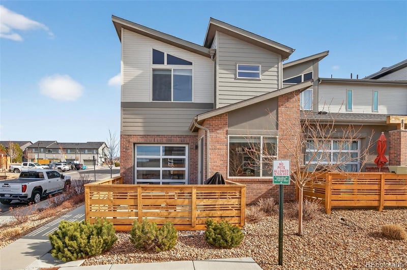 19518 Sunset Cir, Centennial, CO 80015