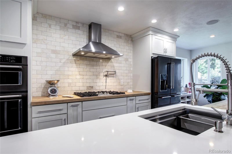 6134 Mineral Dr, Centennial, CO 80112