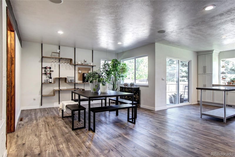 6134 Mineral Dr, Centennial, CO 80112