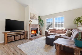 19083 16th Ave, Aurora, CO 80011