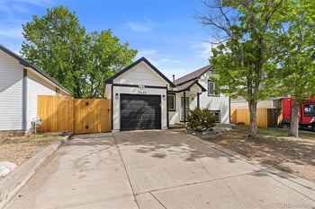 17485 Chenango Dr, Aurora, CO 80015