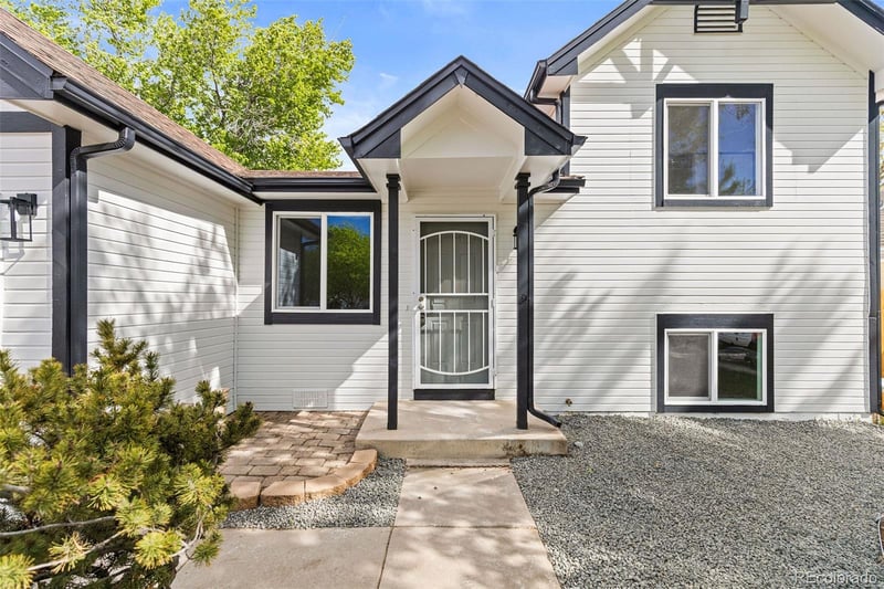 17485 Chenango Dr, Aurora, CO 80015