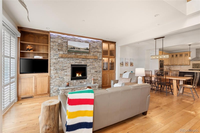 950 8th St, Golden, CO 80401