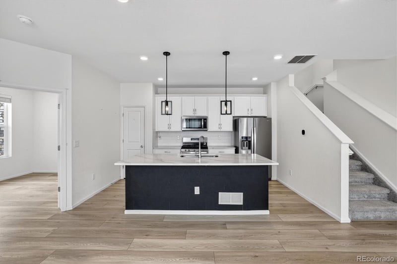 21233 63rd Dr, Aurora, CO 80019