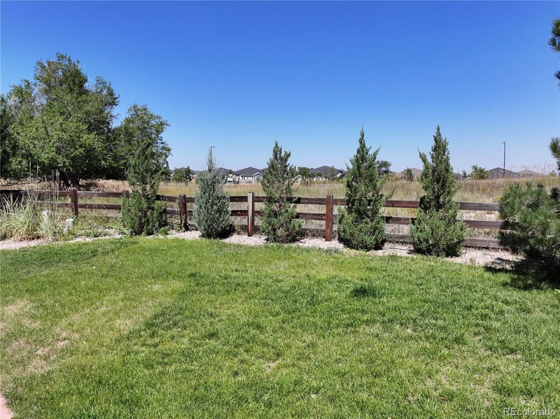 24871 Ontario Dr, Aurora, CO 80016