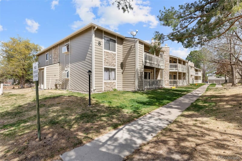 8225 Fairmount Dr #201, Denver, CO 80247