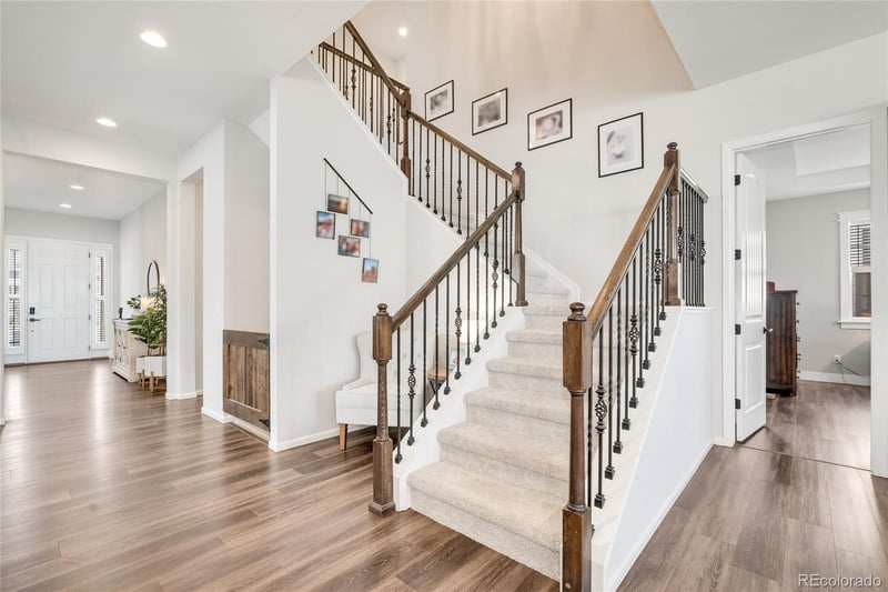 8477 Arapahoe Peak St, Littleton, CO 80125