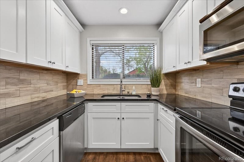 433 Wright St #101, Lakewood, CO 80228