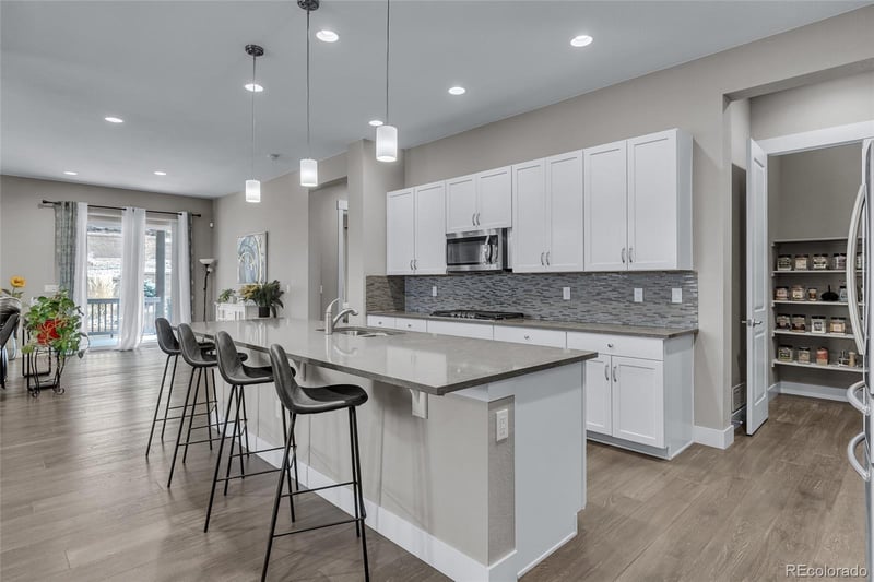 7930 Flat Rock Way, Aurora, CO 80016