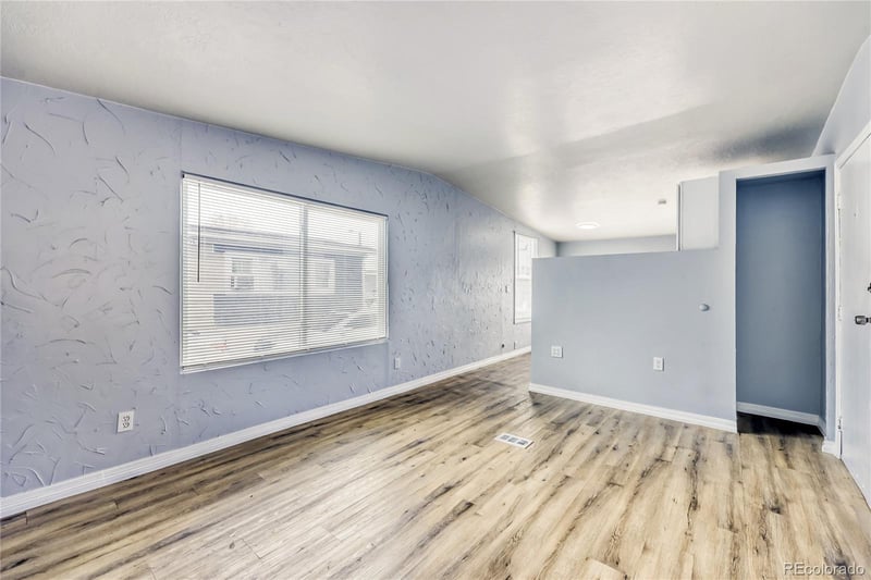 17041 16th Ave, Aurora, CO 80011
