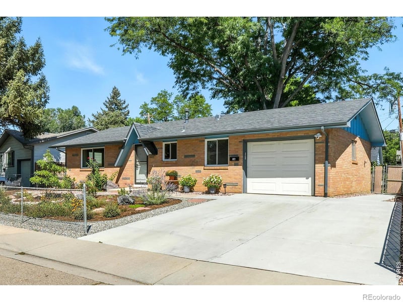 16 Merideth Ln, Longmont, CO 80501