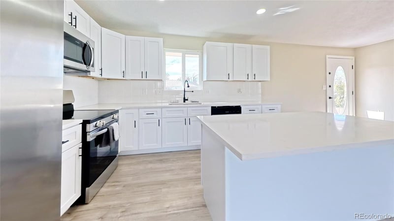 432 3rd Ave, Deer Trail, CO 80105