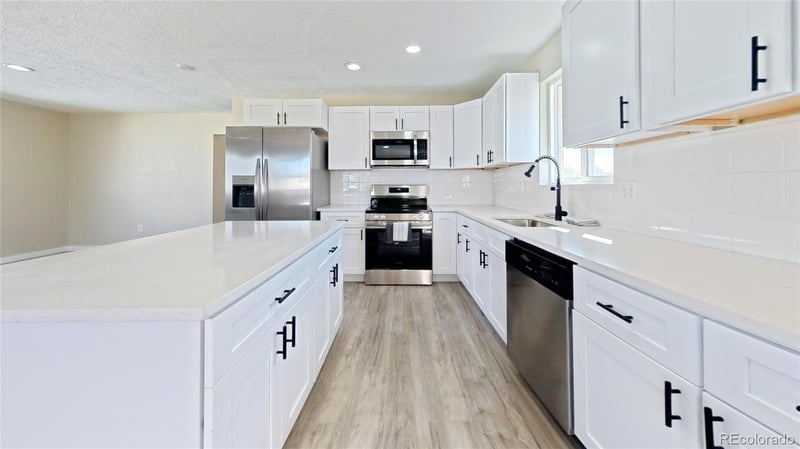 432 3rd Ave, Deer Trail, CO 80105