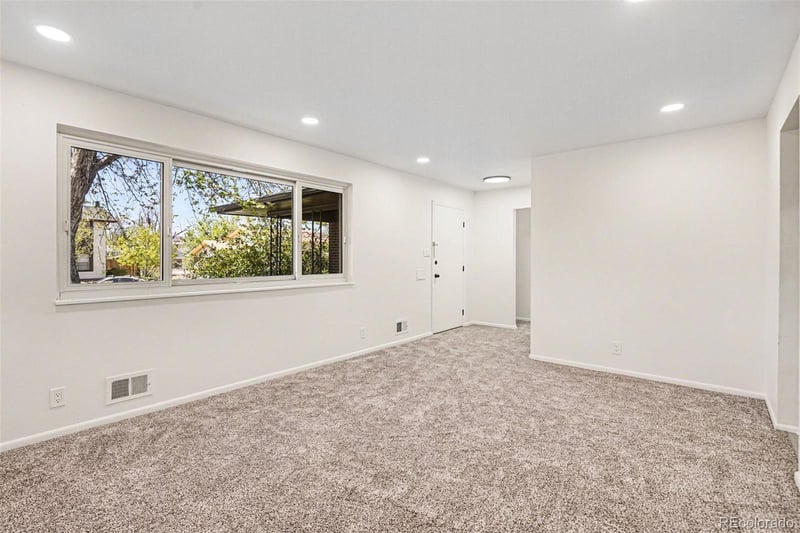 5034 Scranton Ct, Denver, CO 80239