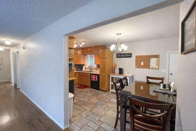 424 Redwood , Colorado Springs, CO 80107