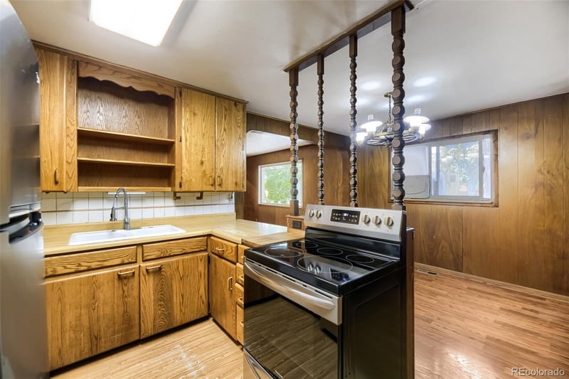 1521 Ruth Dr, Thornton, CO 80229