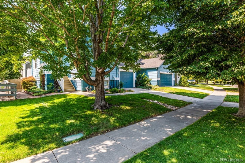 3851 Oakwood Dr, Longmont, CO 80503