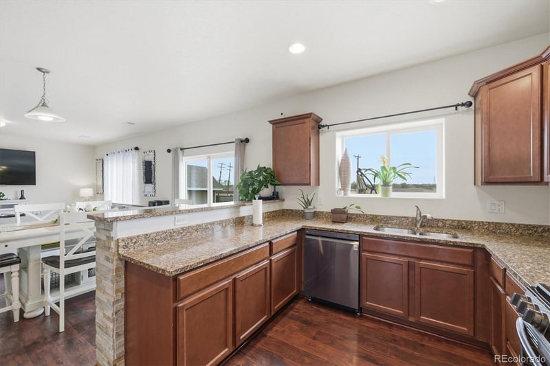 9598 Dahlia Ln, Thornton, CO 80229