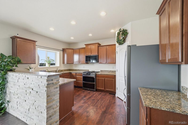 9598 Dahlia Ln, Thornton, CO 80229